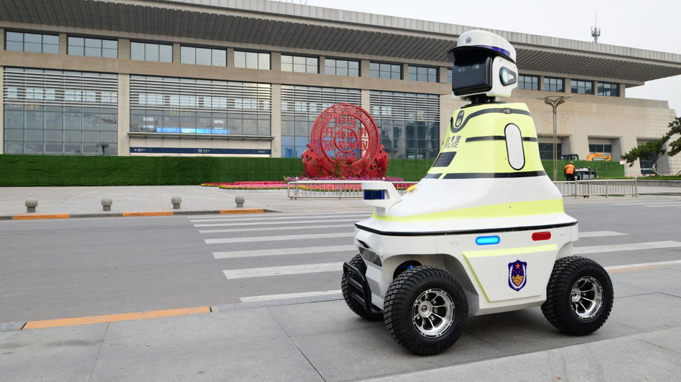 Robô policial: China implanta primeiros modelos no controle de trânsito